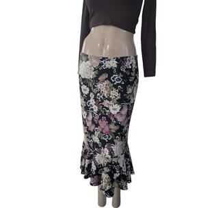 Elegant Floral Midi Skirt in Black